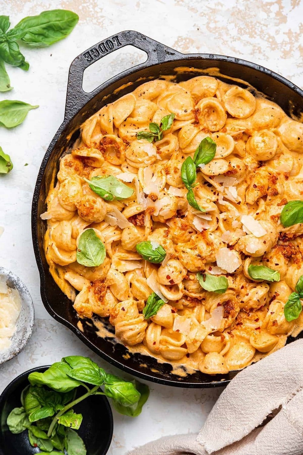 Easy Creamy Sun Dried Tomato Pesto Pasta
